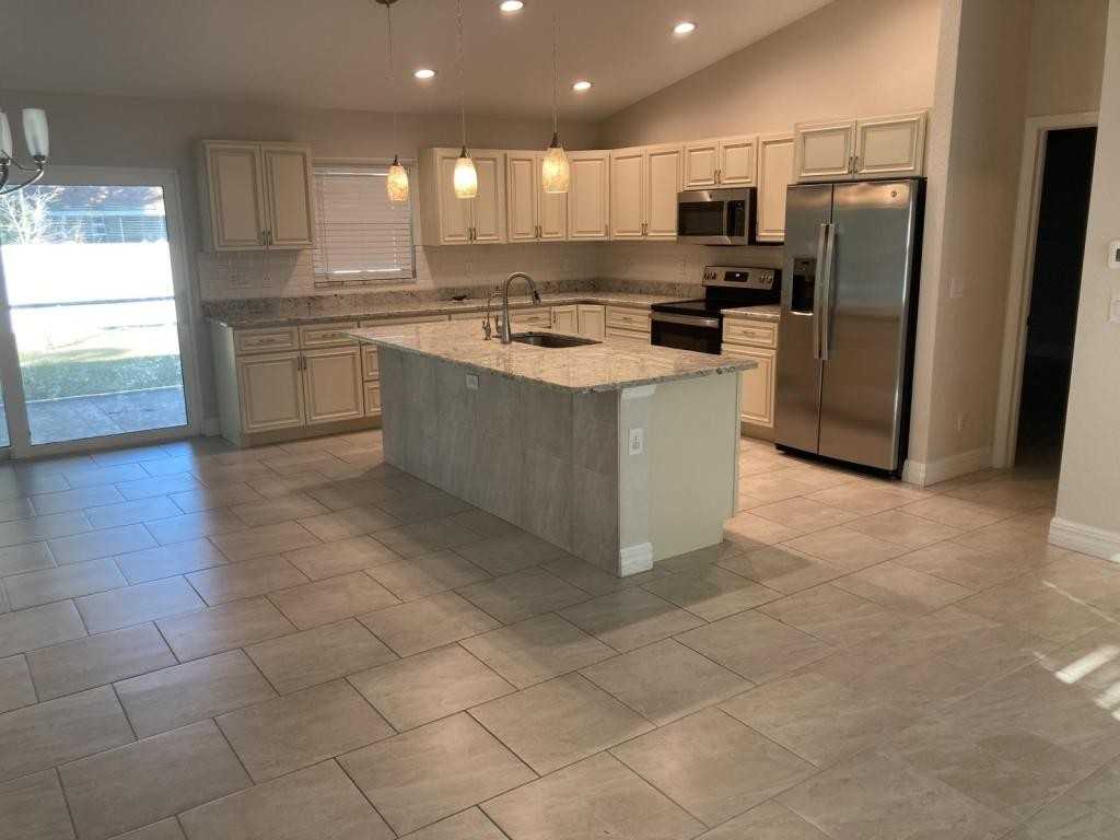 1641 S San Mateo Dr - Photo 3 of 8