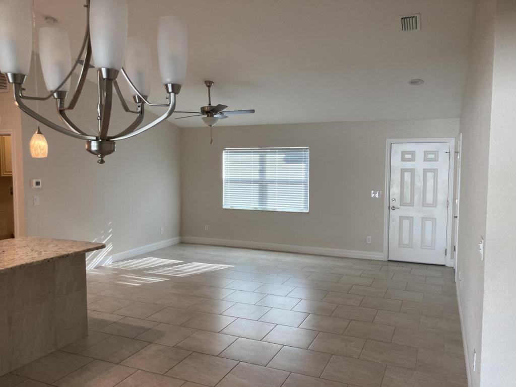 1641 S San Mateo Dr - Photo 5 of 8