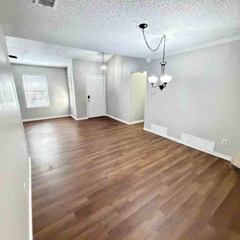 5304 Waterford Dr - Photo 2 of 16