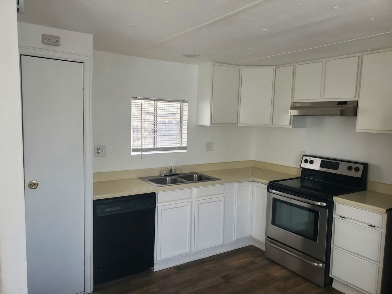 2845 North Ave #19 - Photo 2 of 7