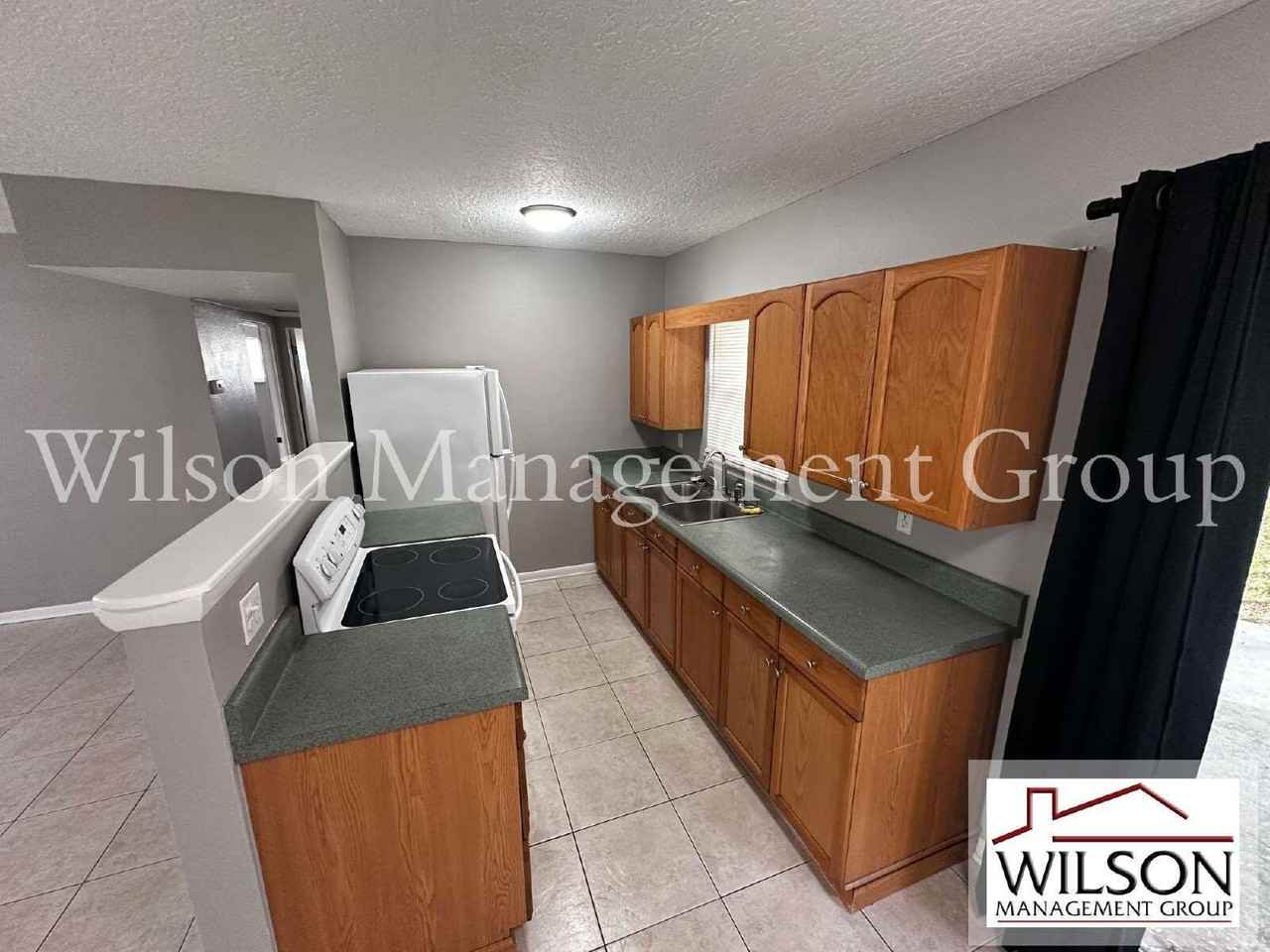 900 Jamela Dr - Photo 4 of 18