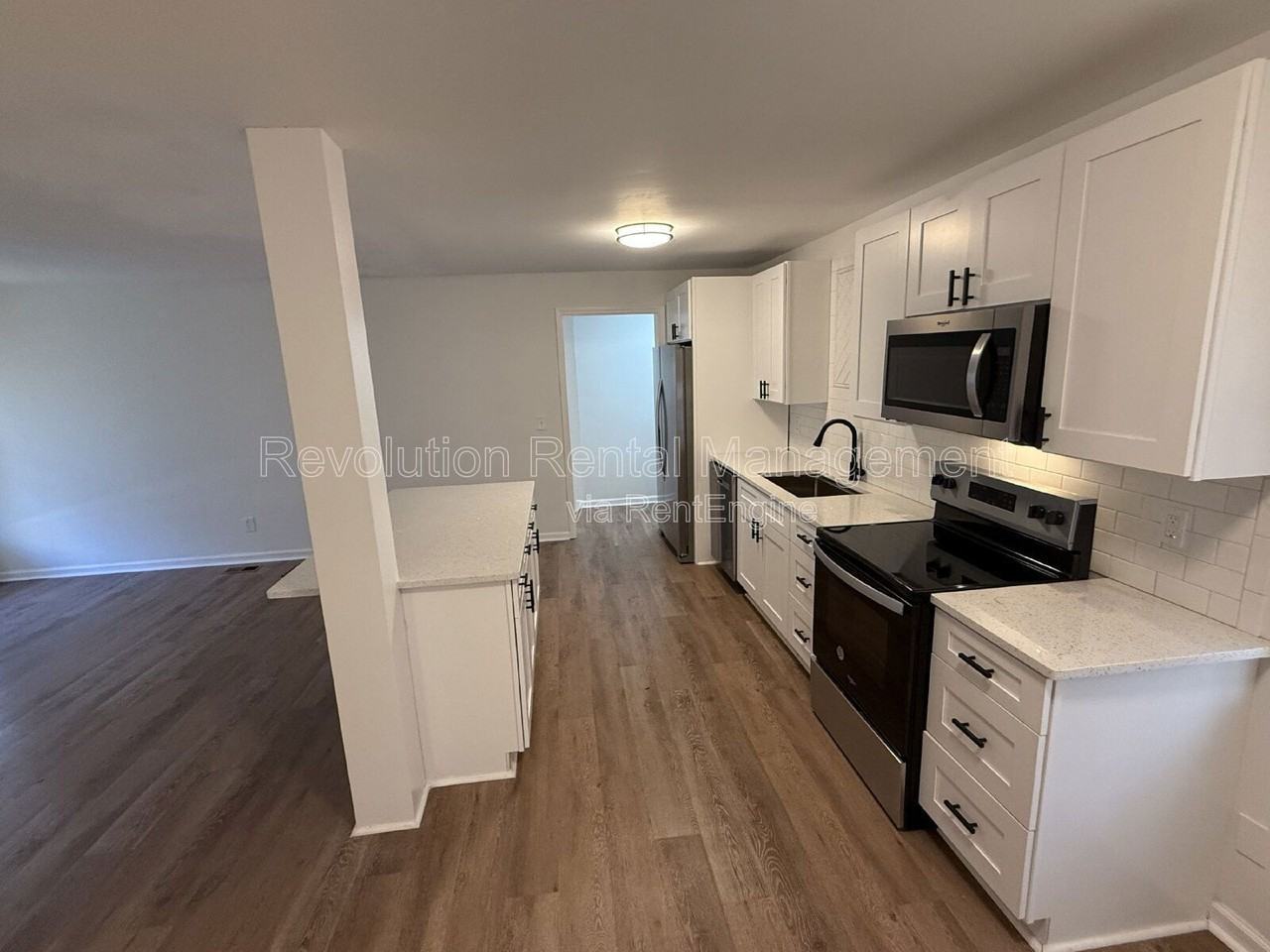 2011 W Starmount Way - Photo 6 of 14