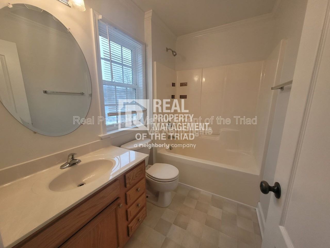 3045 Heather View Ct - Photo 3 of 20