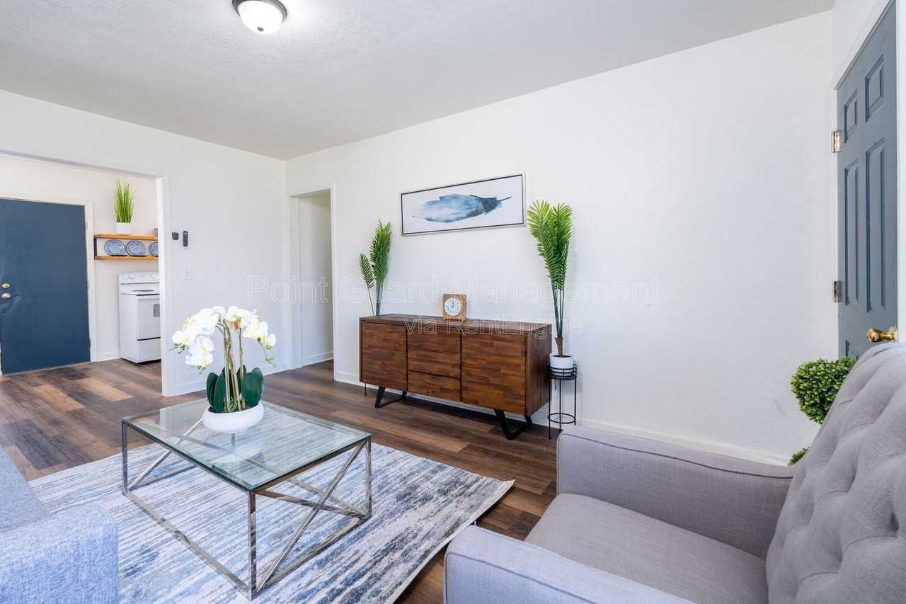 5221 E Gilbert St - Photo 3 of 24