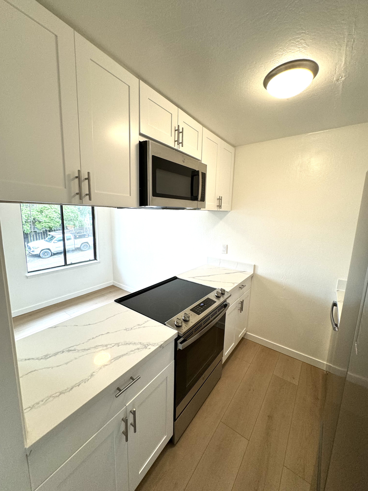 699 Logan St - Photo 2 of 7