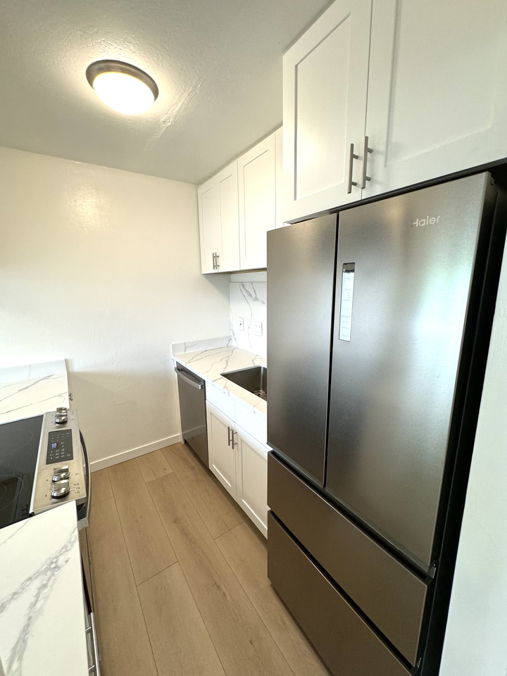 699 Logan St - Photo 3 of 7