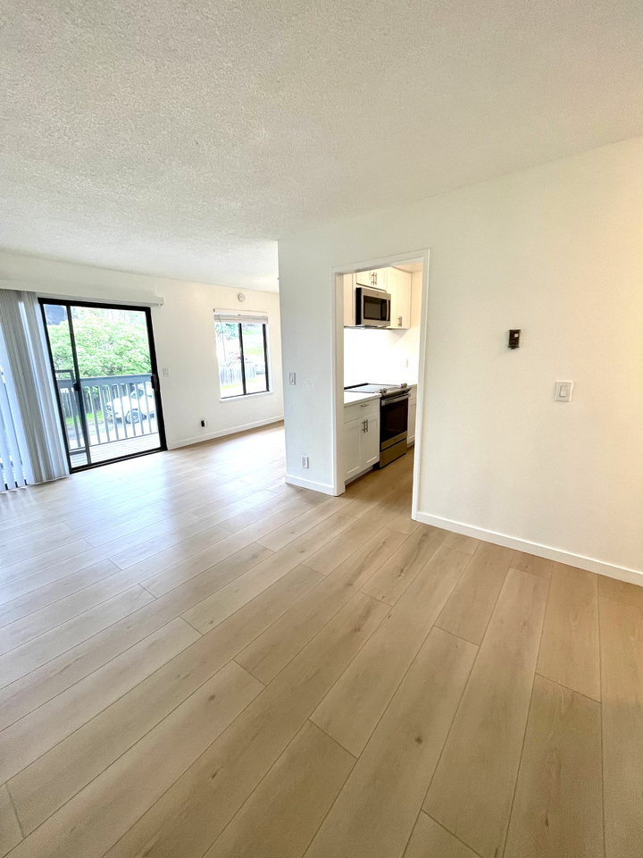 699 Logan St - Photo 4 of 7