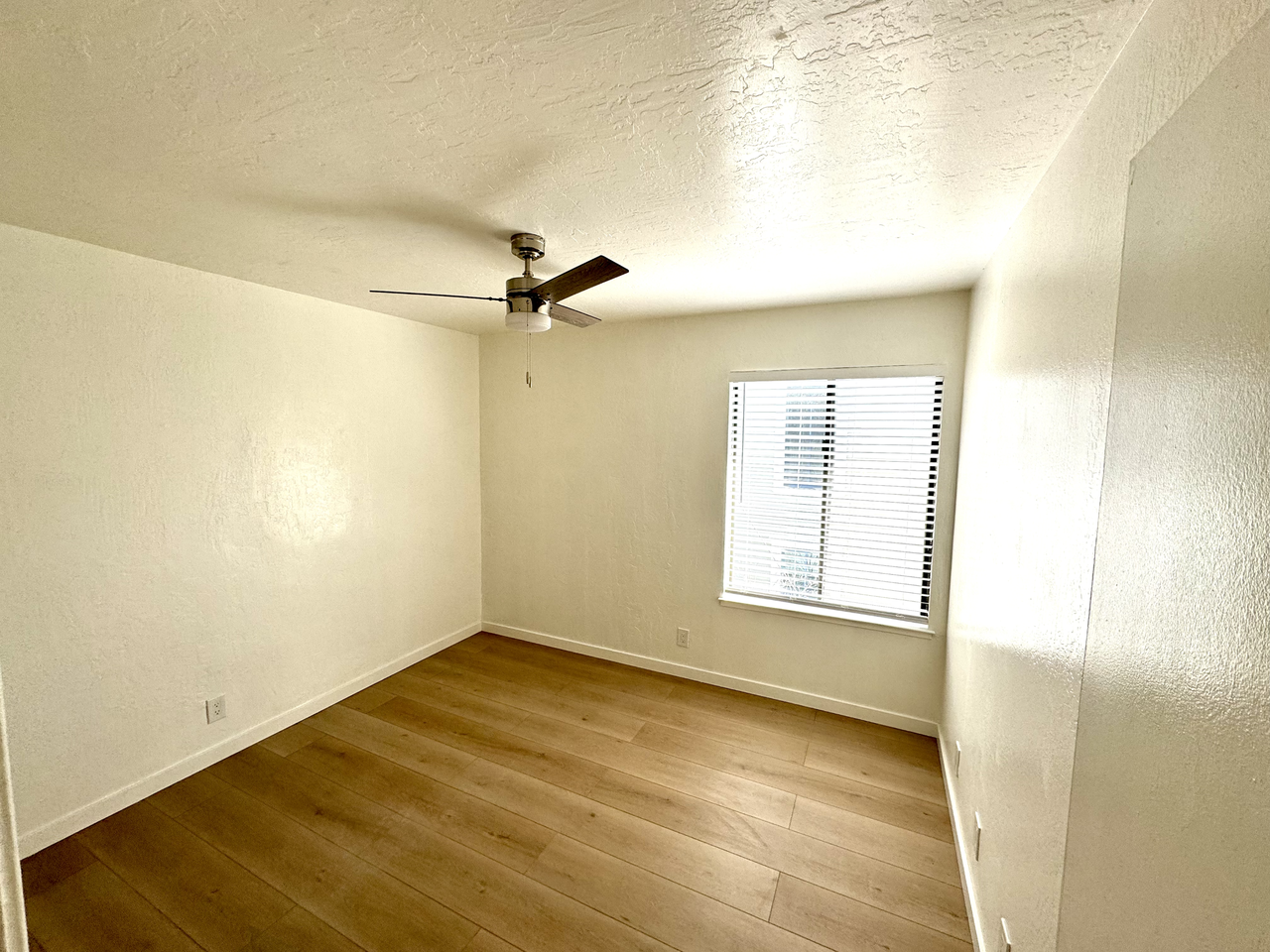 699 Logan St - Photo 6 of 7