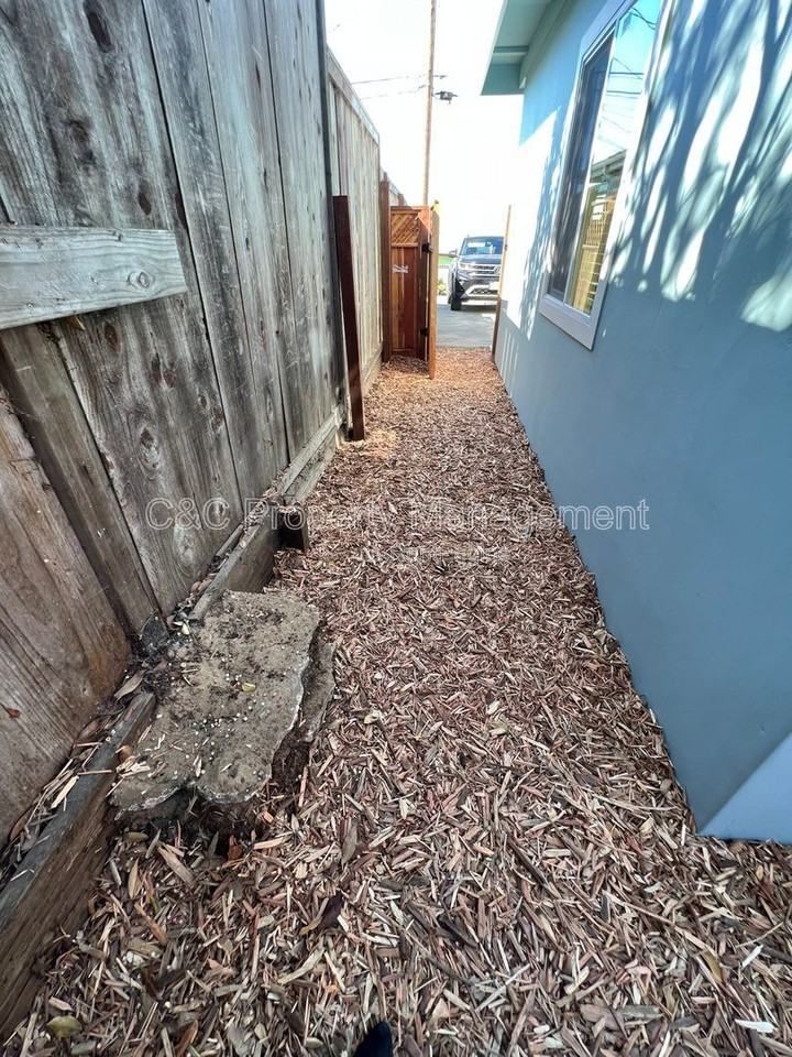 1478 Darwin St #A - Photo 2 of 9