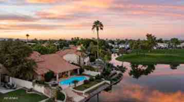 featured image of 3721 S Hawthorn Dr