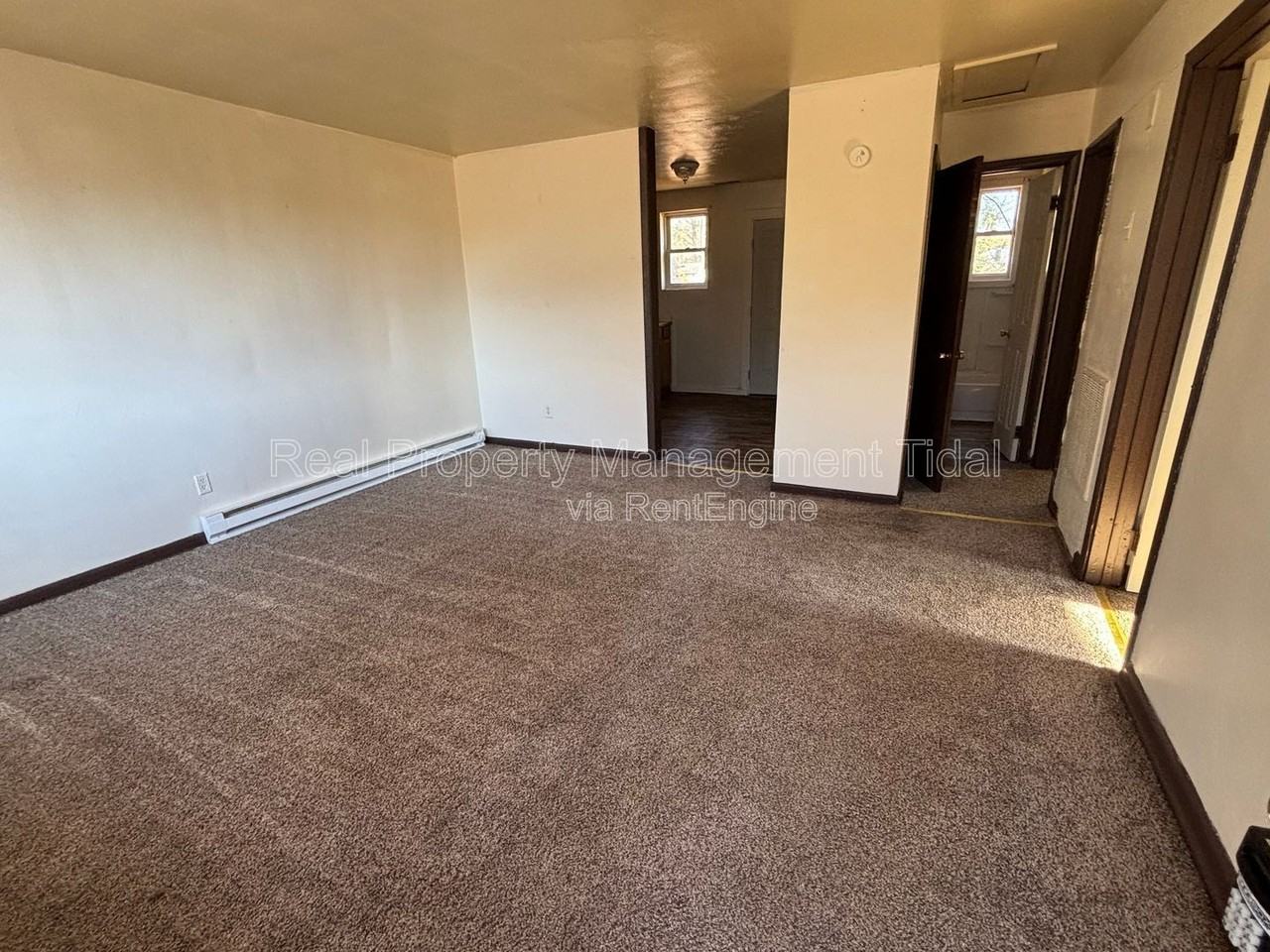 412 Ben St - Photo 5 of 9