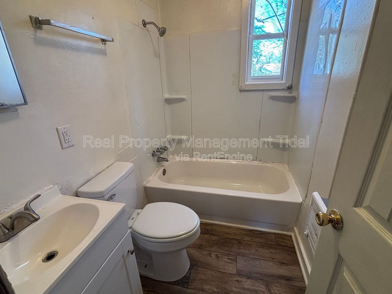 412 Ben St - Photo 6 of 9