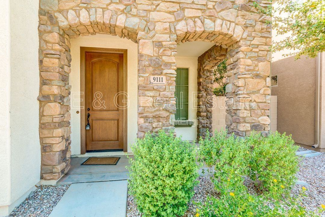 9111 W Meadow Dr - Photo 3 of 22