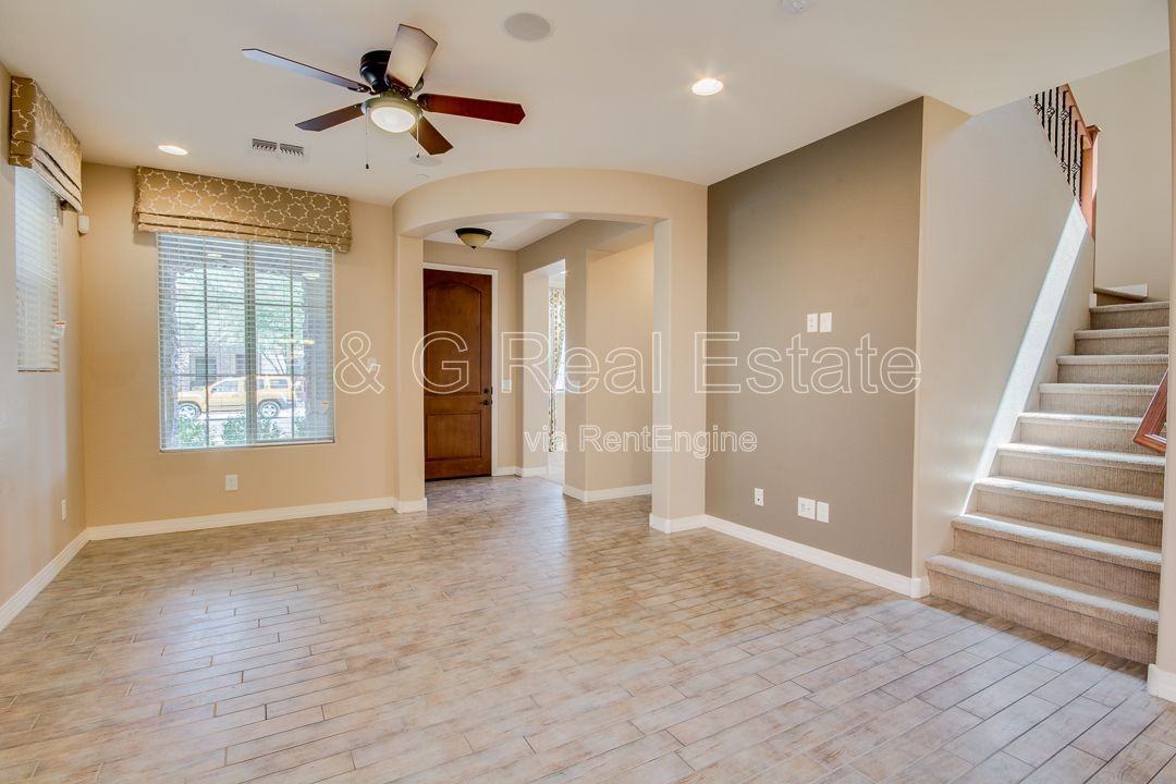 9111 W Meadow Dr - Photo 4 of 22