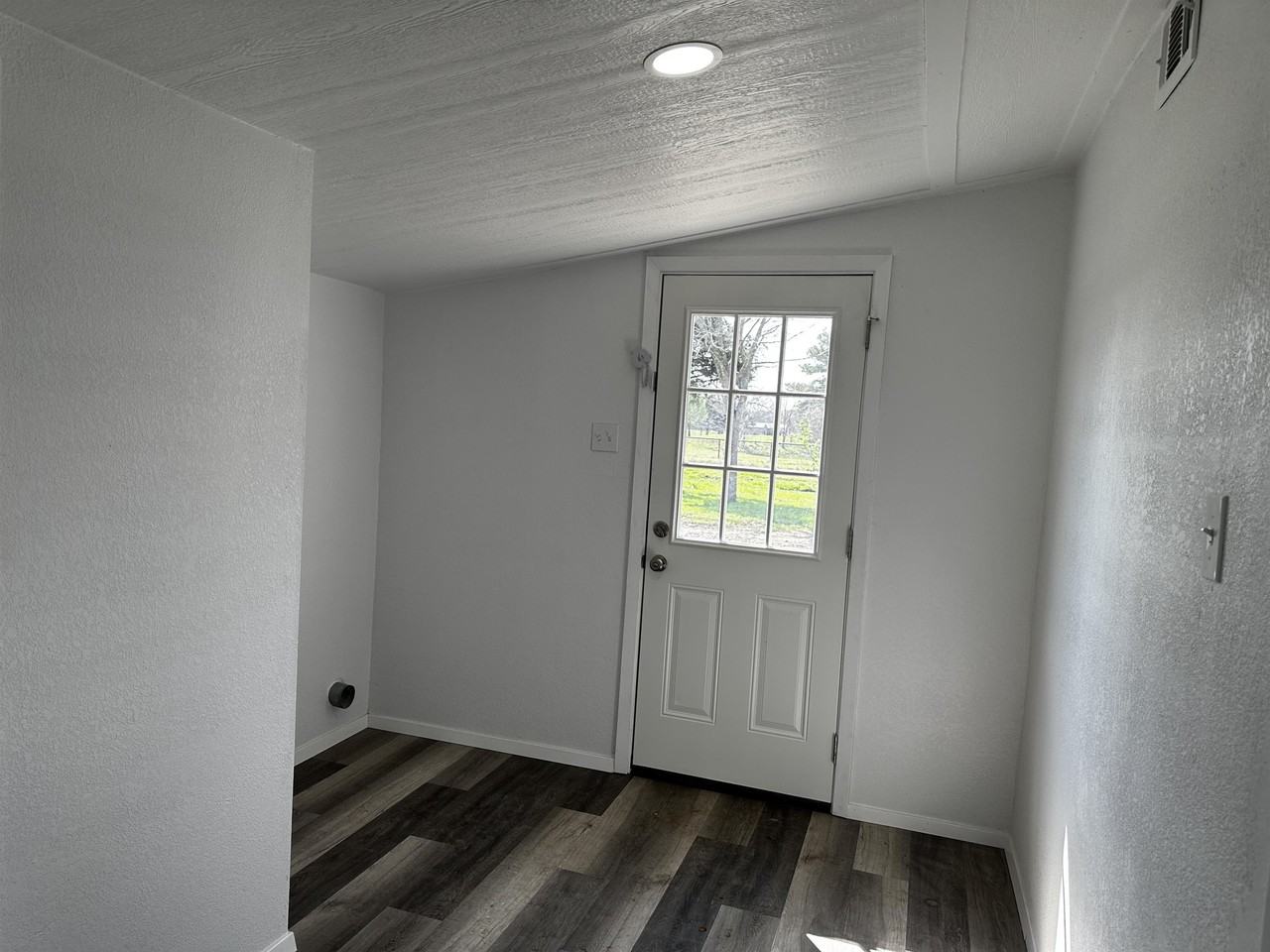 1979 Farm To Market Road - Photo 4 of 27