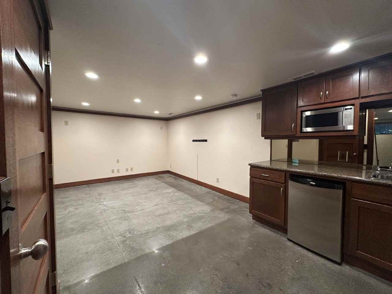 607 Nw Federal St - Photo 7 of 44