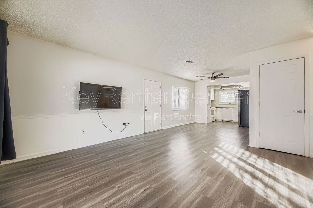 1199 S Troy St - Photo 4 of 21