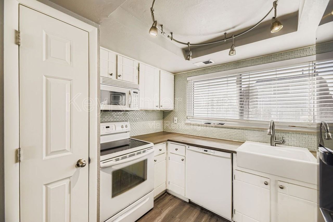 1199 S Troy St - Photo 6 of 21