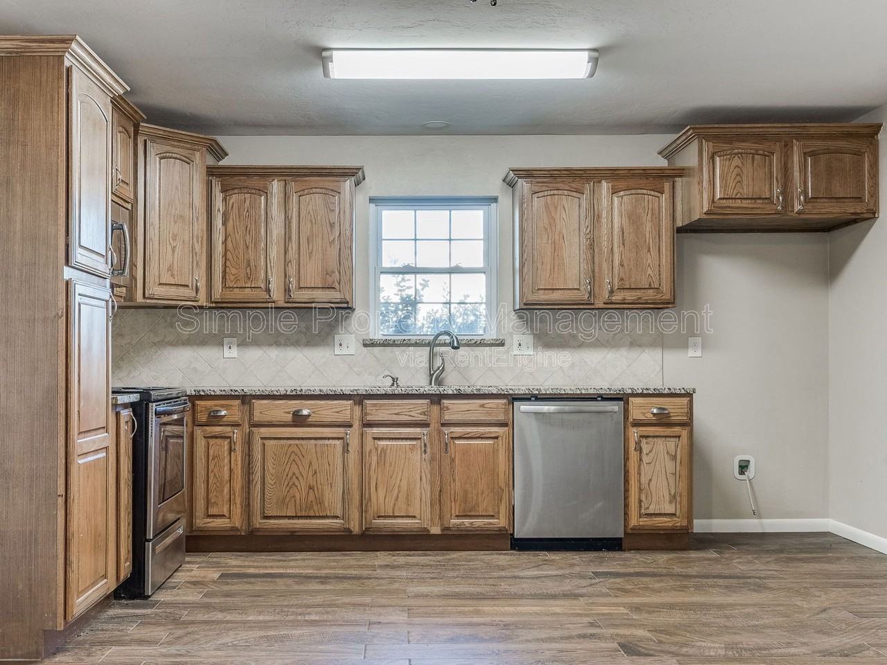 921 Harrison St - Photo 7 of 30