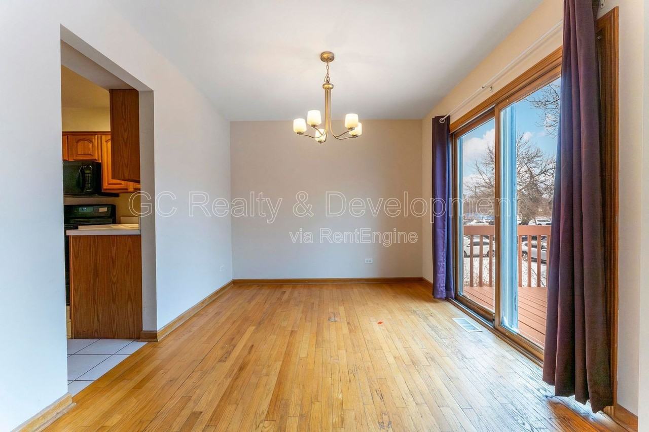 435 Park Ave - Photo 4 of 20