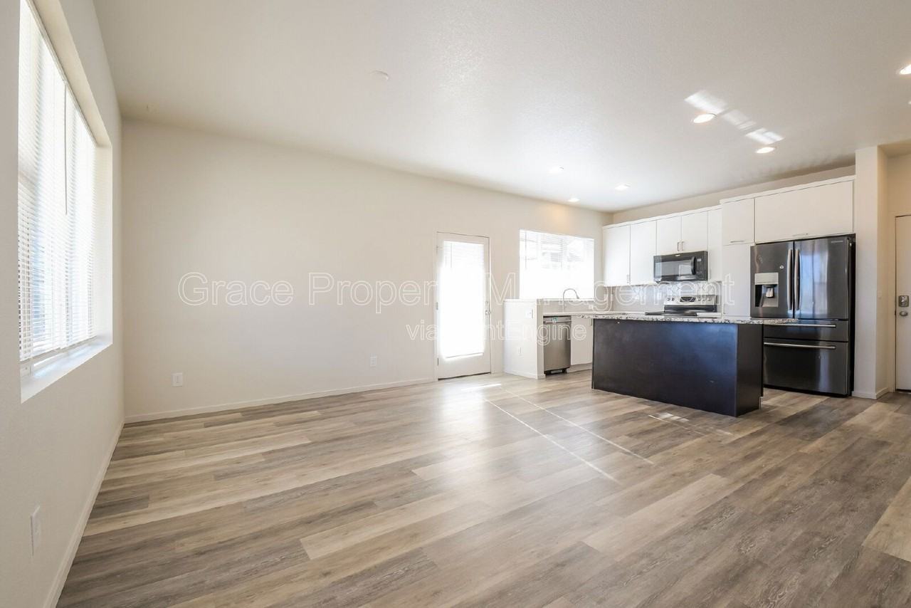 4647 Crestone Peak St - Photo 6 of 27