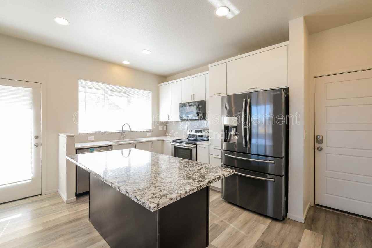 4647 Crestone Peak St - Photo 7 of 27