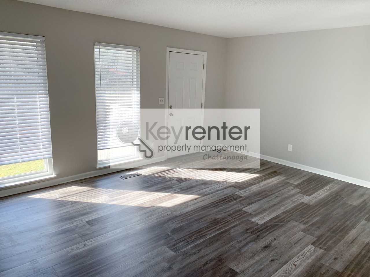 4652 Cary Ln - Photo 3 of 20