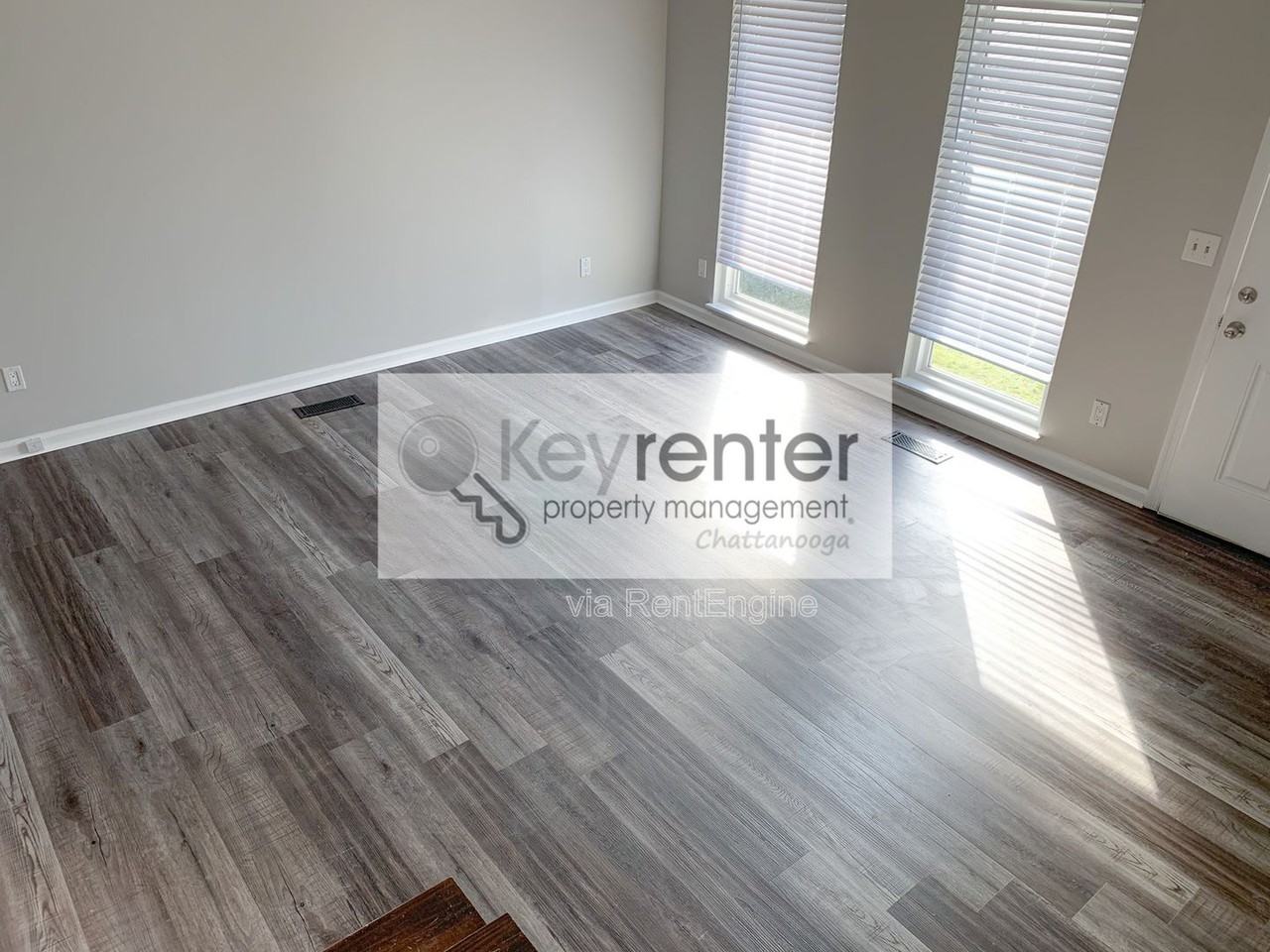 4652 Cary Ln - Photo 4 of 20