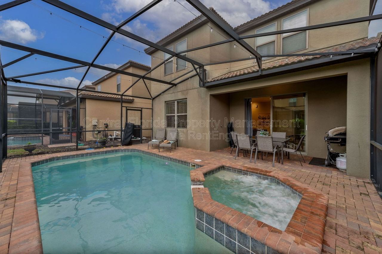 5552 Misty Oak Cir - Photo 3 of 50