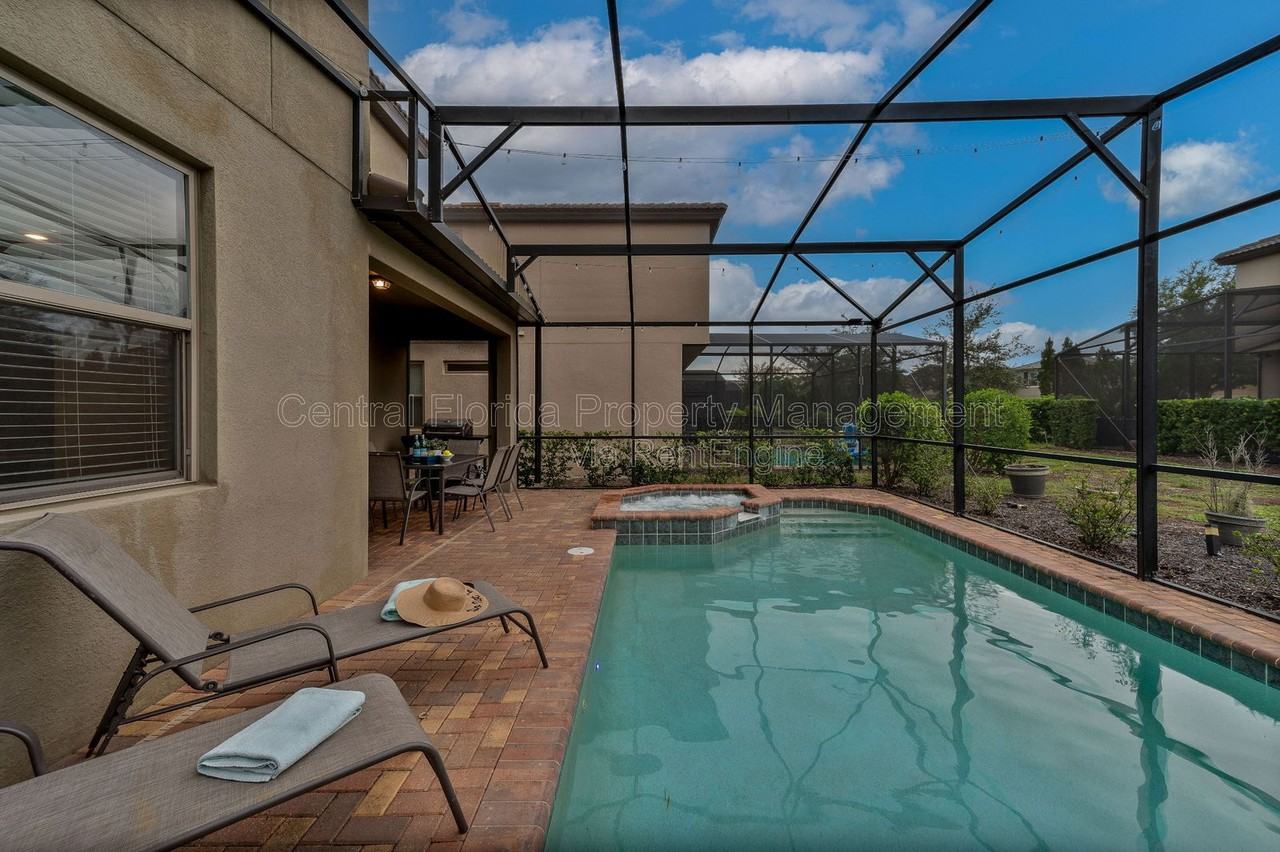 5552 Misty Oak Cir - Photo 4 of 50