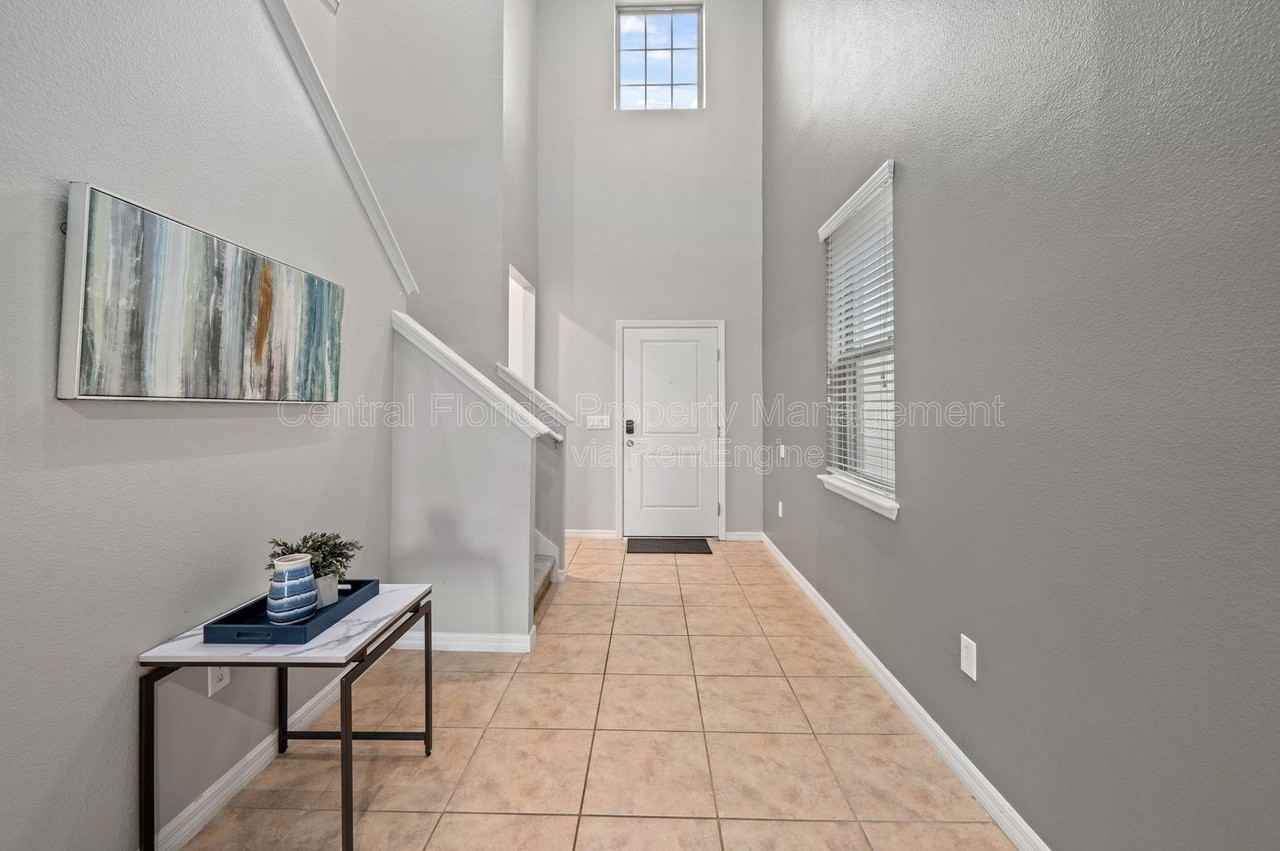 5552 Misty Oak Cir - Photo 5 of 50