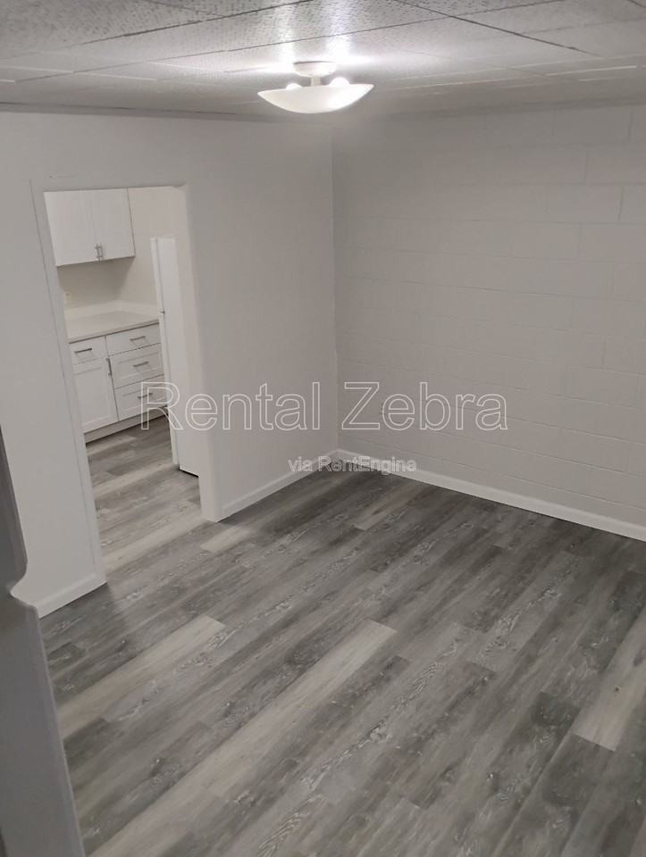 8301 Trout Ave #12 - Photo 3 of 9