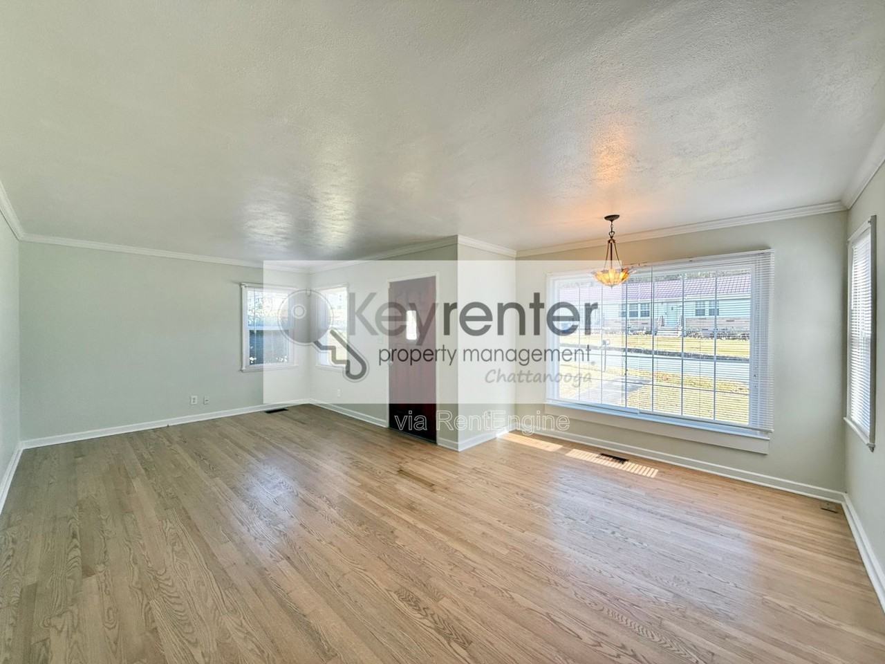 4803 Orchard View Ave - Photo 3 of 16