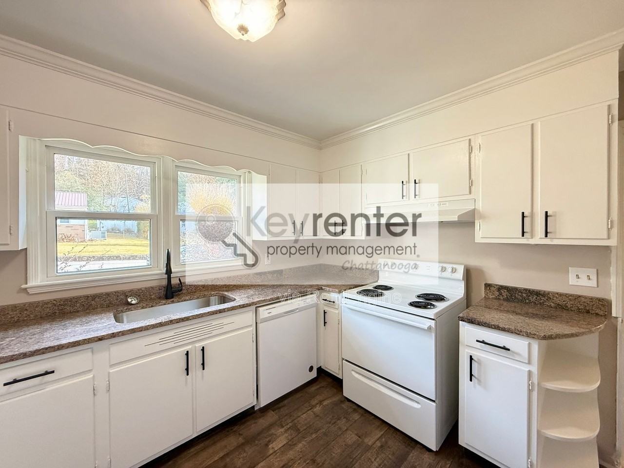 4803 Orchard View Ave - Photo 6 of 16