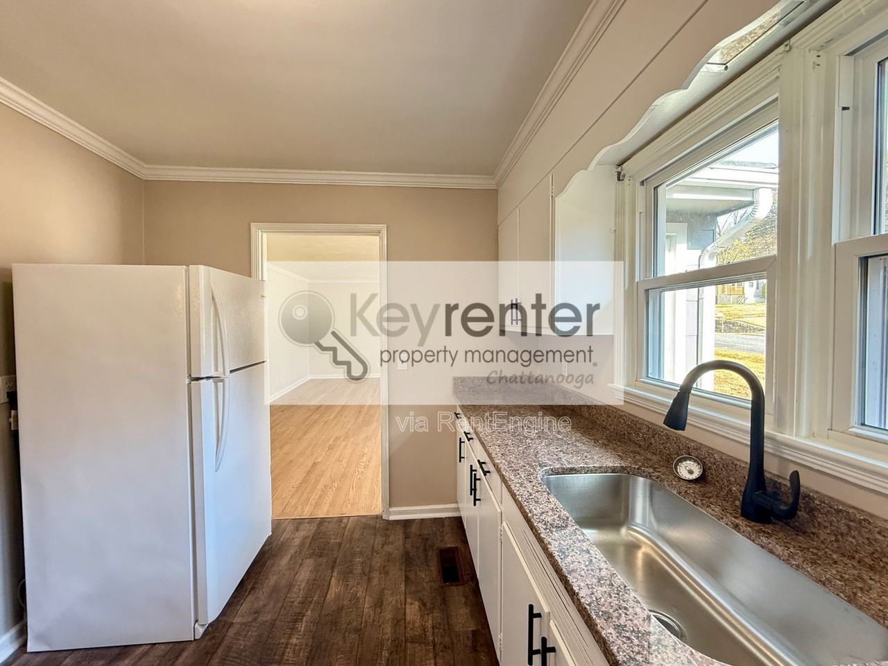 4803 Orchard View Ave - Photo 7 of 16