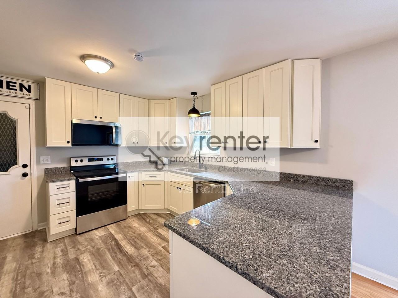 510 Highview Cir - Photo 4 of 17