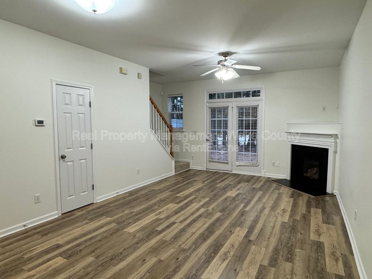 8215 Martello Ln - Photo 4 of 25