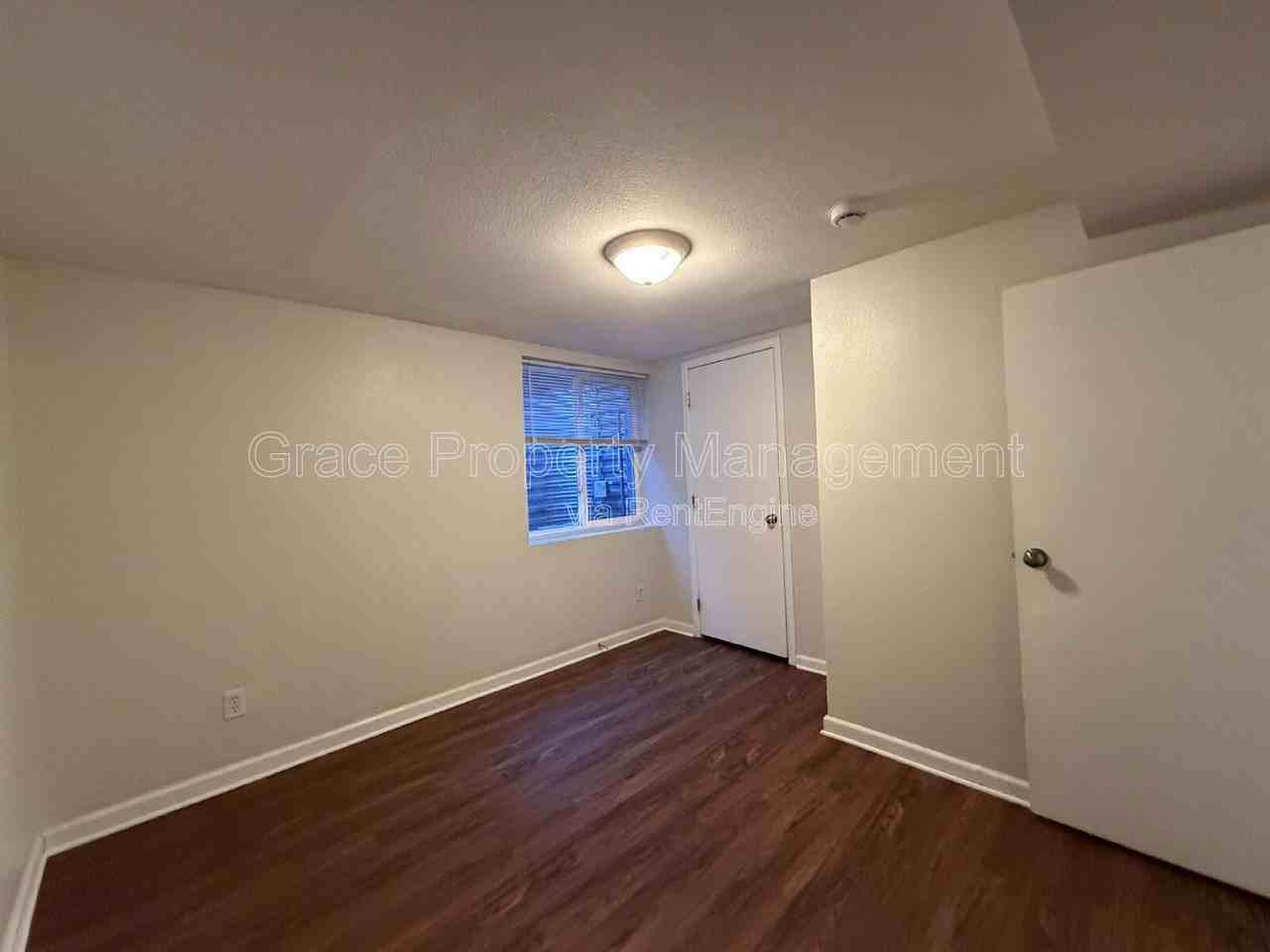 1582 Taft St - Photo 5 of 11