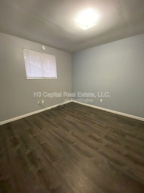 206 W Thomas St - Photo 5 of 9