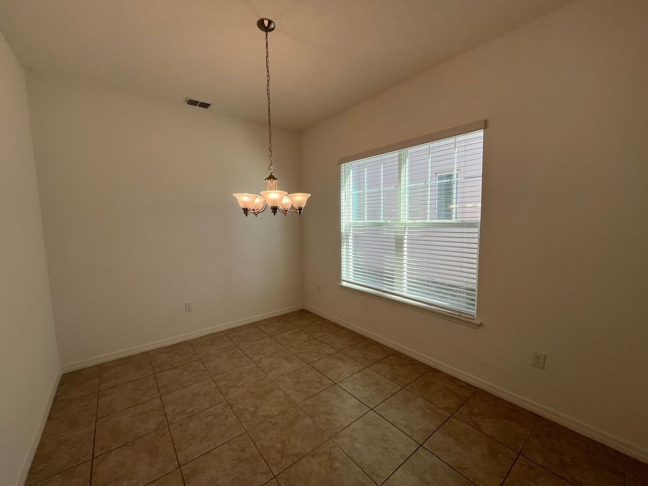 15114 Stuttgart Aly - Photo 4 of 24