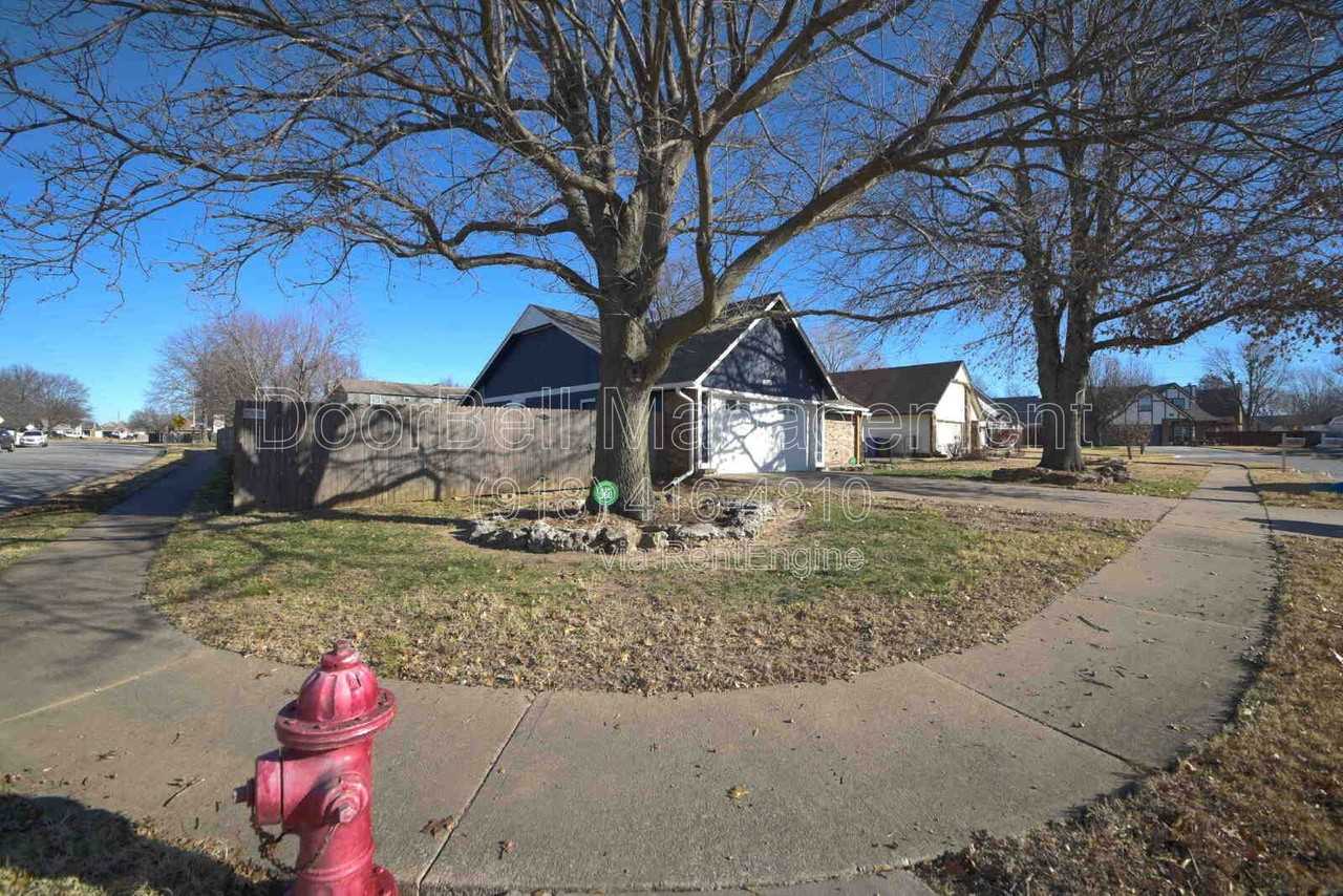 1312 W South Park St - Photo 3 of 23