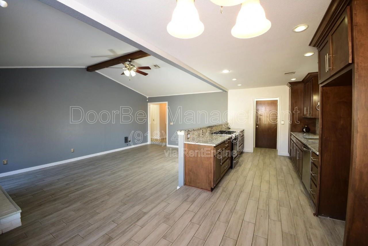 1312 W South Park St - Photo 7 of 23