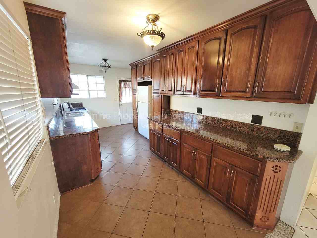 734 Williamson Ave - Photo 2 of 23