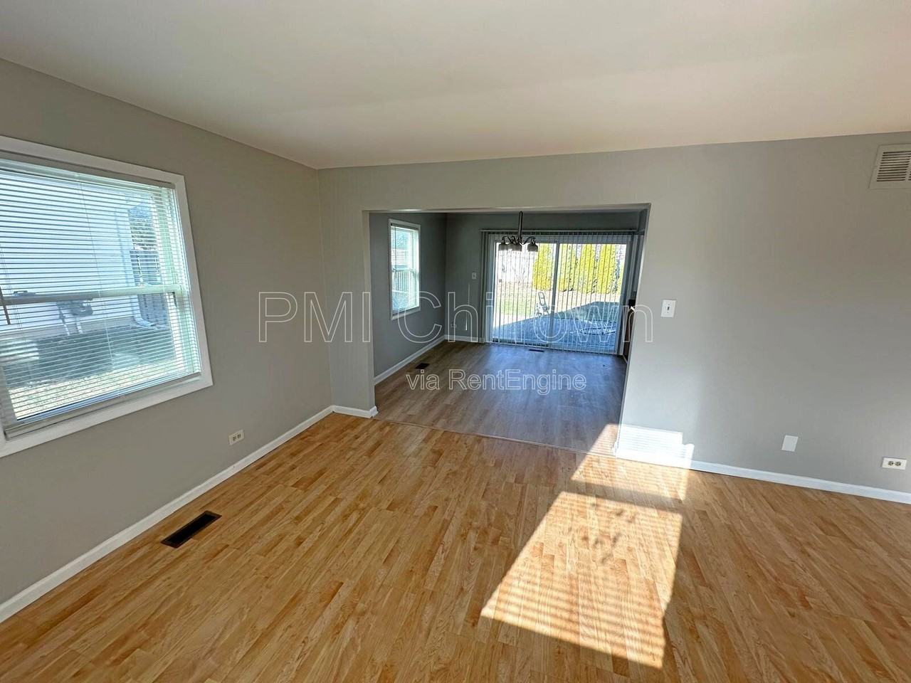 908 Parker Dr - Photo 4 of 19