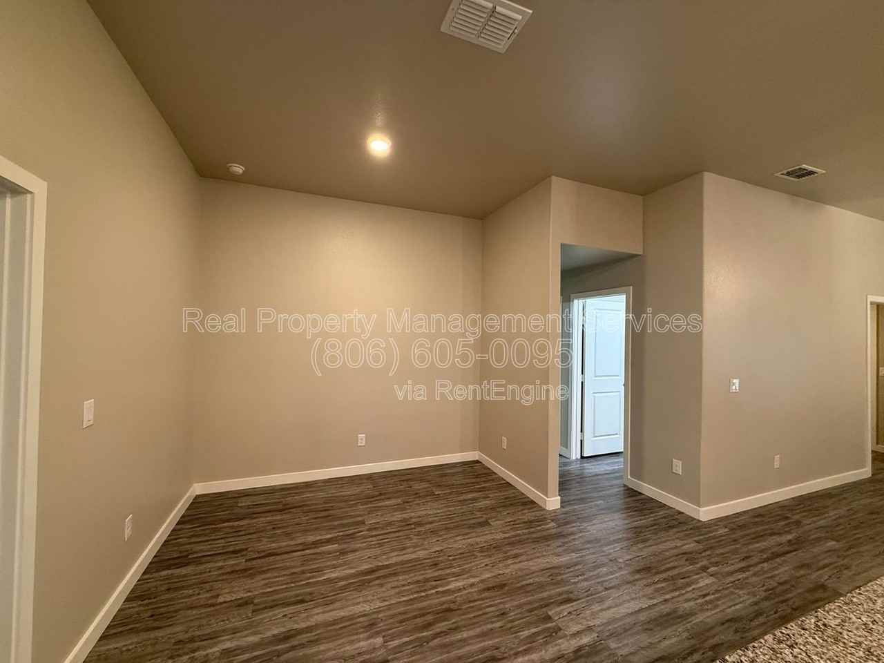 13719 Avenue R - Photo 4 of 13