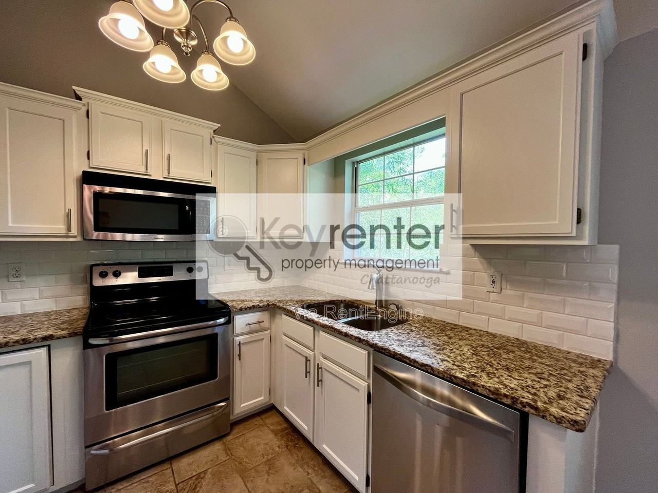 4108 Lost Oaks Dr - Photo 7 of 17