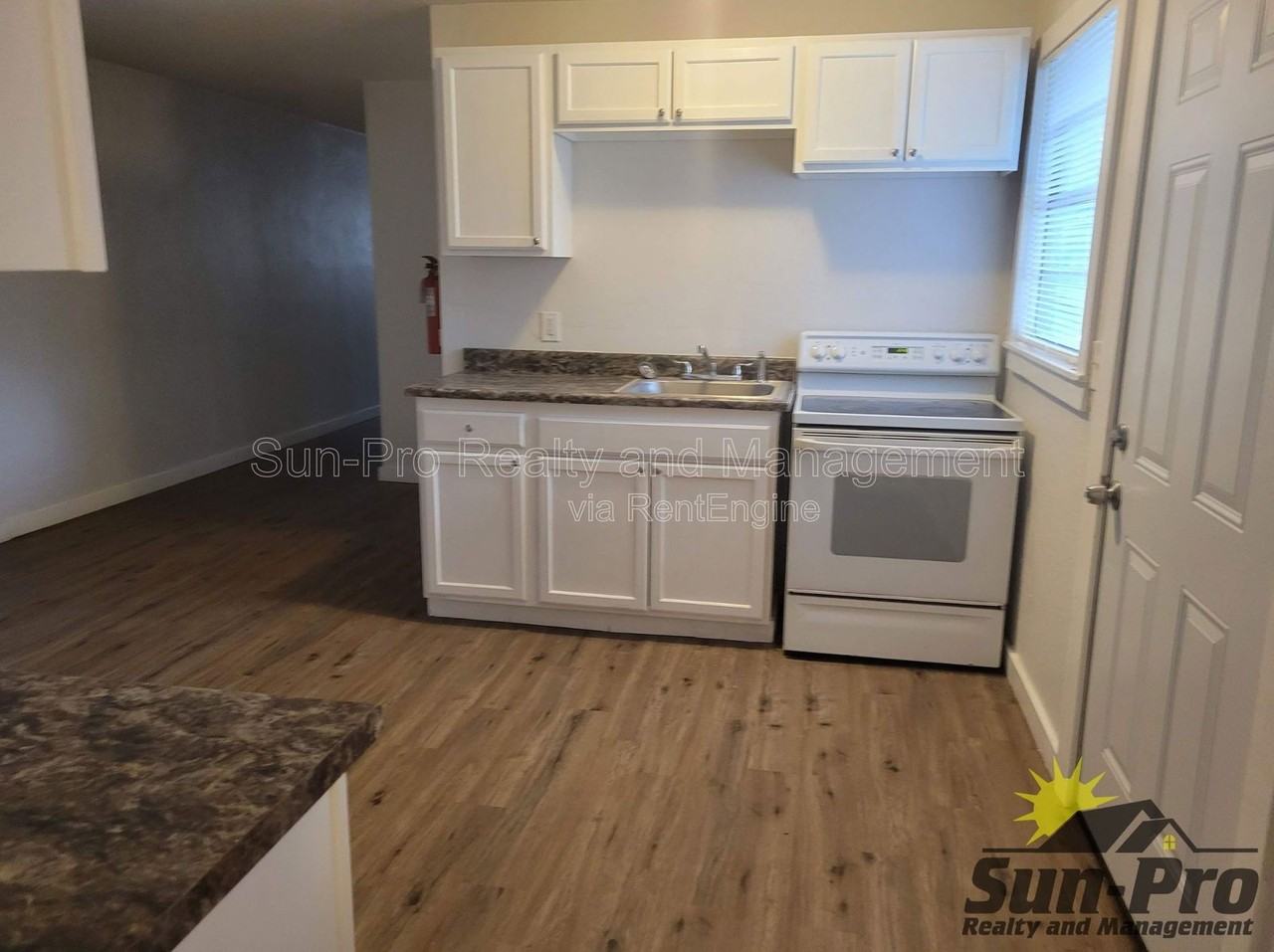 708 Georgia St #5 - Photo 3 of 11