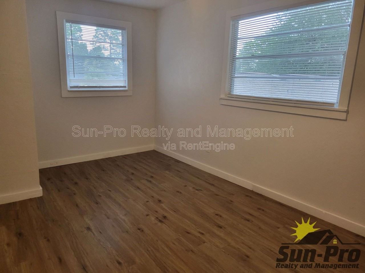 708 Georgia St #5 - Photo 5 of 11