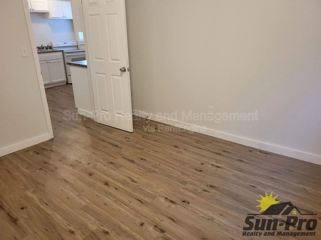 708 Georgia St #5 - Photo 6 of 11