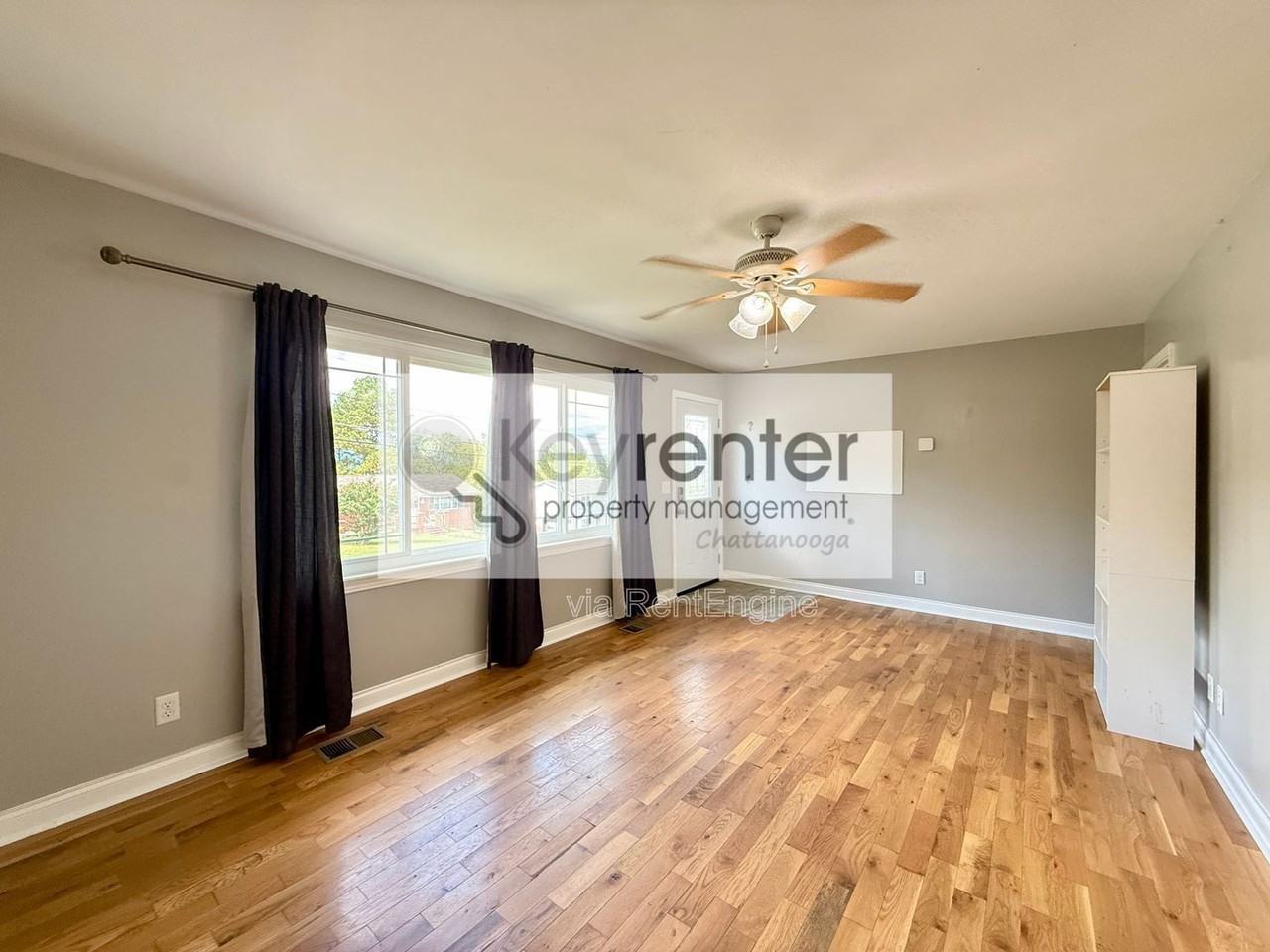 7813 Holiday Hills Cir - Photo 2 of 17